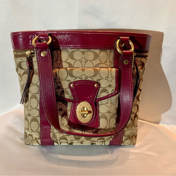 🌺🌺Host Pick 11/9!!!  Gorgeous Coach Logo fabric & Fushia leather Tote - Picture 12 of 16